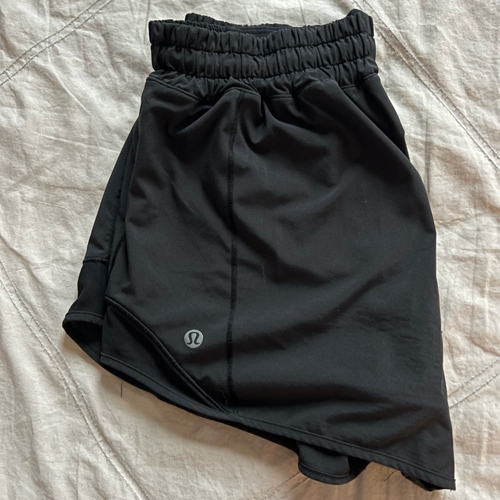 Lululemon Hotty Hot shorts- 4 inch